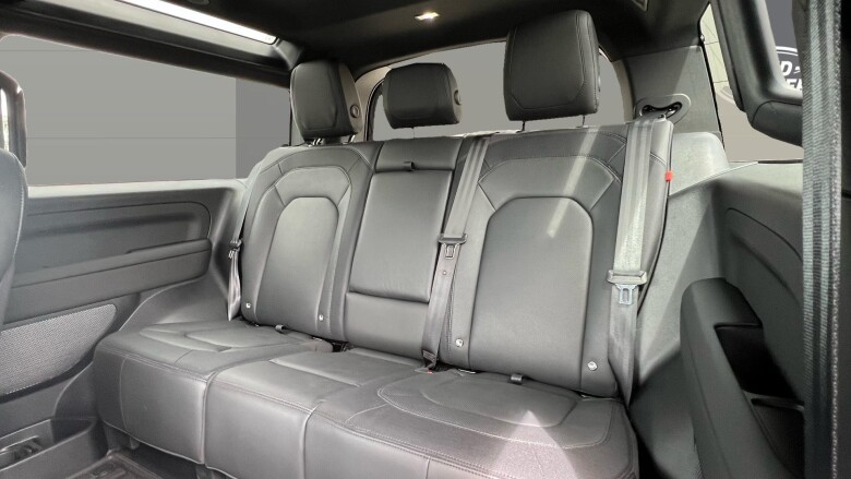 Land Rover Defender 2.0 P300 X-Dynamic SE 90 3dr Auto Petrol Estate